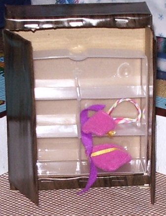 игрушечный шкаф из картона