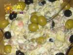 Салат из копченой курицы с оливками